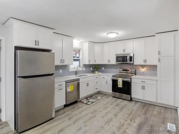 105 Lynn Ave, Eldon, MO 65026