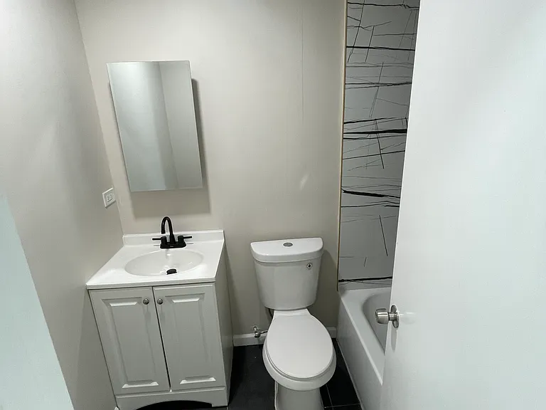 13 Brinsmaid Pl #4 — Photo 6