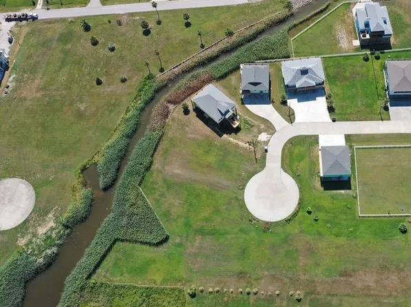 4309 Bolivar Cir, Pt Bolivar, TX 77650