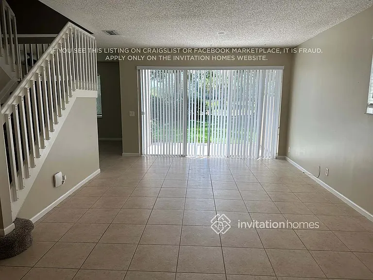 136 Canterbury Pl — Photo 3