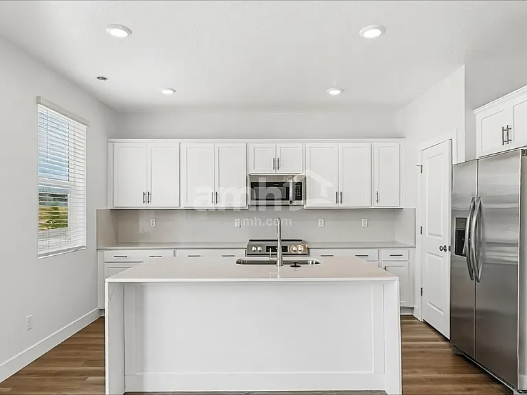 5498 W Damfield Ln — Photo 3