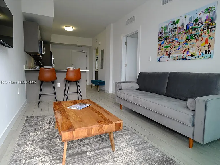 321 NE 26th St #709 — Photo 18