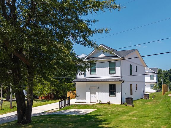 2nd image of 106 Giglio Way