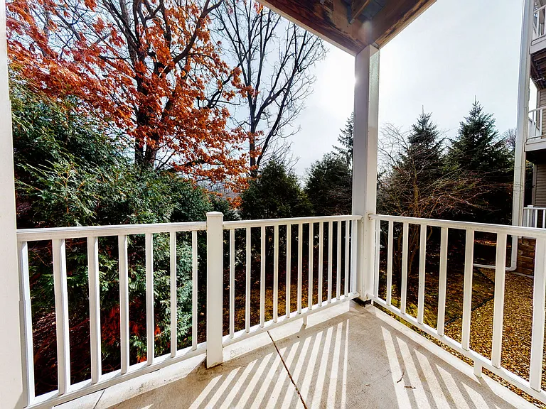 Pine - 1 bedroom/1 bath