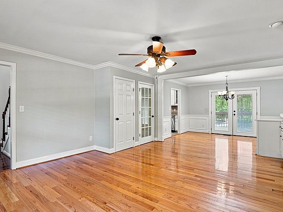 3rd image of 216 Forest Pkwy
