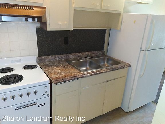 5th image of 3214 Chinquapin Ln APT 12
