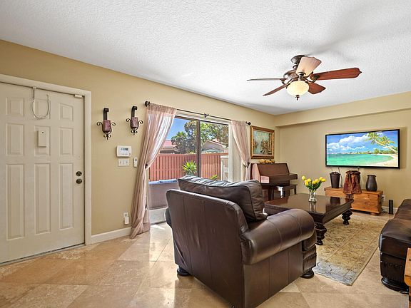 5th image of 2874 Waterford Drive S