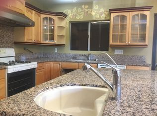 18725 Strathern St, Reseda, CA 91335