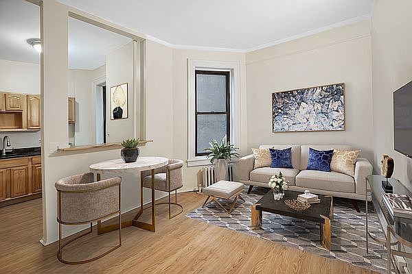 1st image of 225 E 35th St APT 5