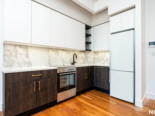321 Wythe Avenue image 1 of 17