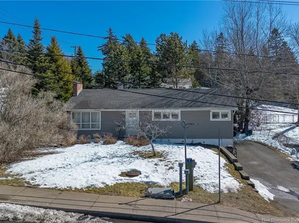 1240 Kennebecasis Dr, Saint John, NB E2K 5B1