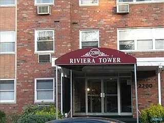 2200 Center Ave APT B3 photo 1