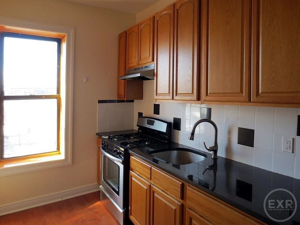 2nd image of 1234 Pacific St APT D2