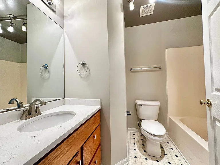 624 Huffine Manor Cir — Photo 13