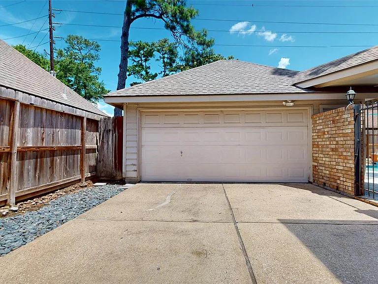 9222 Symphonic Ln — Photo 41
