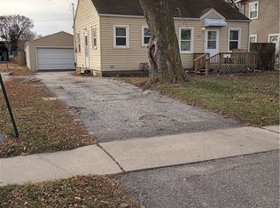 2941 E Walnut St, Des Moines, IA 50317