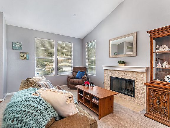 3rd image of 6942 N Melvin Ave