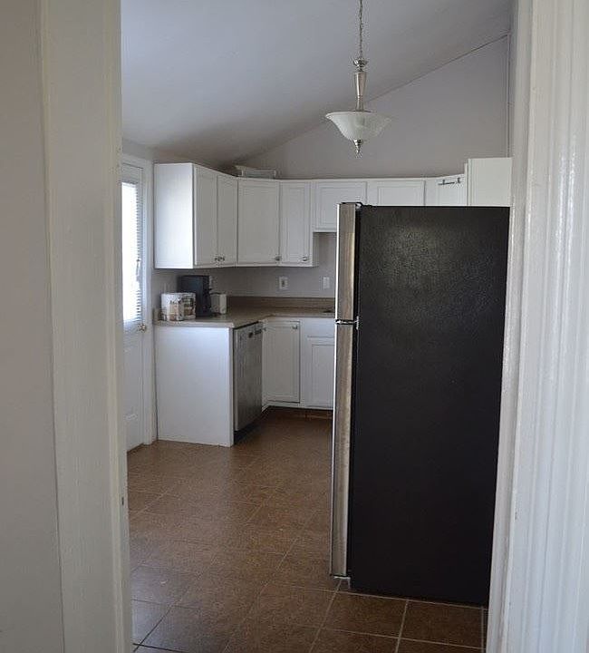 2nd image of 159 E Loudon Ave