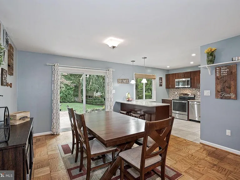 7717 Royston St — Photo 16