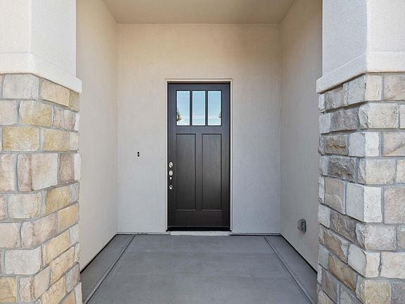 3rd image of 976 E Black Oak Dr