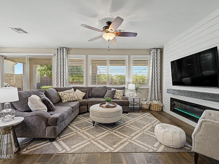 22503 E Calle De Flores — Photo 13