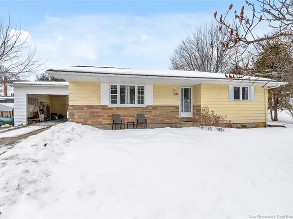 337 Macdonald Ave, Oromocto, NB E2V 1A8
