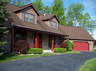 1362 Westwood Ln, Manitowoc, WI 54220