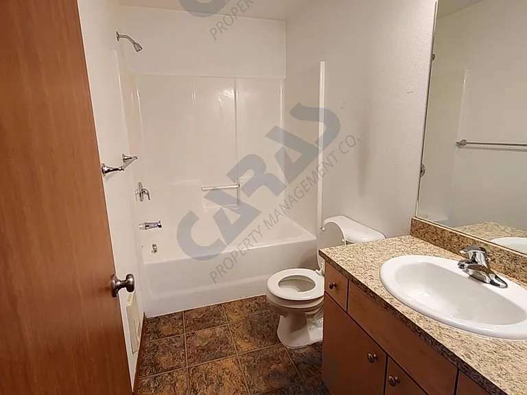 903 11th St E #2 — Photo 4