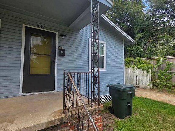 2nd image of 1012 Boulevard St