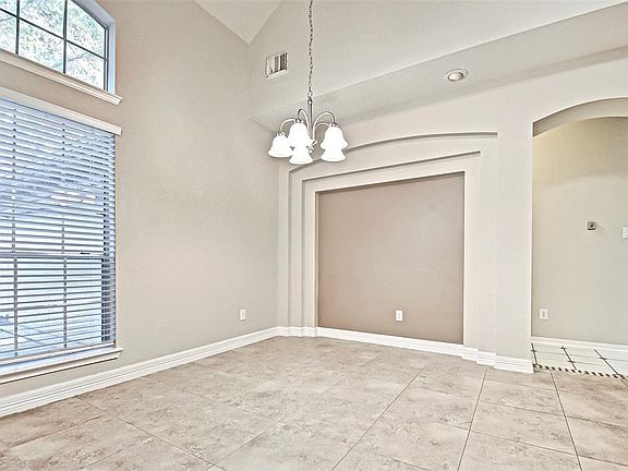 5th image of 738 Annies Way