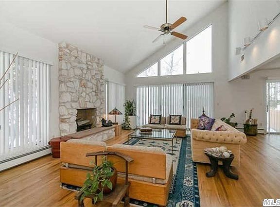 3rd image of 14 Cliffside Dr