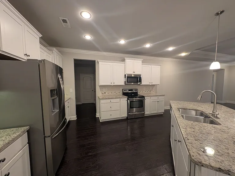 207 Blackwood Dr NW — Photo 4