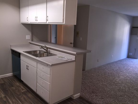 4th image of 5585 E Pacific Coast Hwy Unit 271