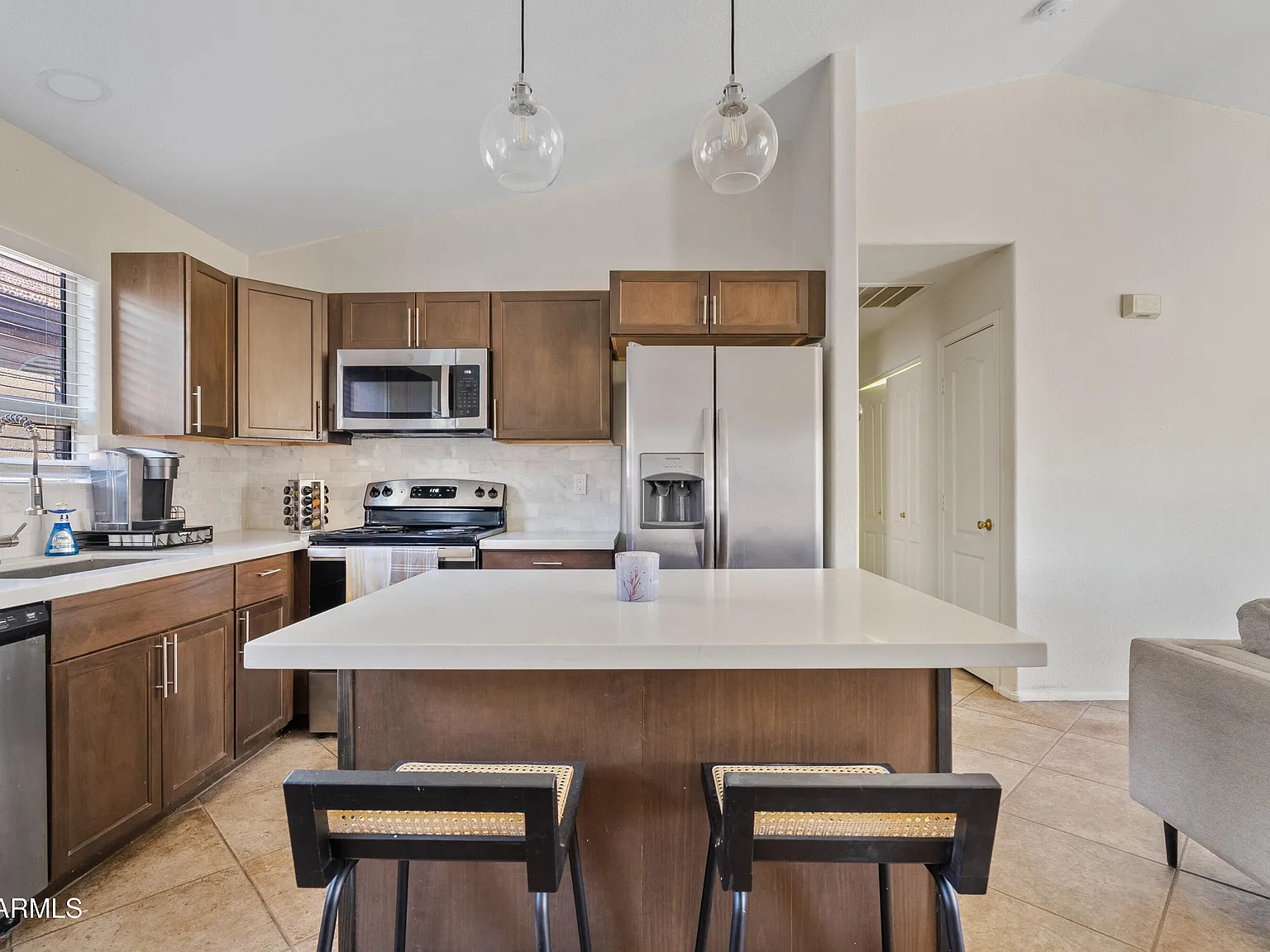 4 bed, 2.0 bath, 1450 sqft, $1,900 — Photo 1