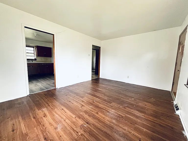 610 Blair St — Photo 3