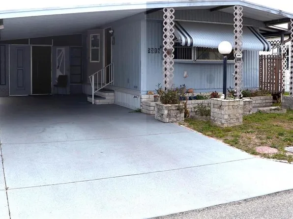 5318 Astrid Dr, Zephyrhills, FL 33541