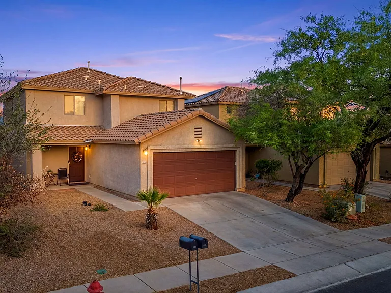 458 W Cedar Chase Dr — Photo 2