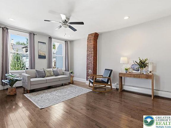 3rd image of 726 Ferry St