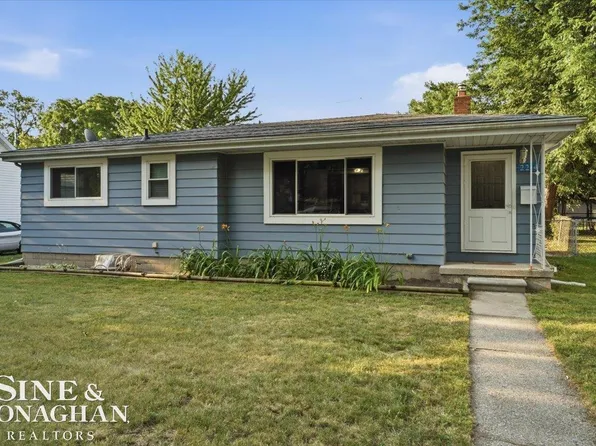 2214 White St, Port Huron, MI 48060