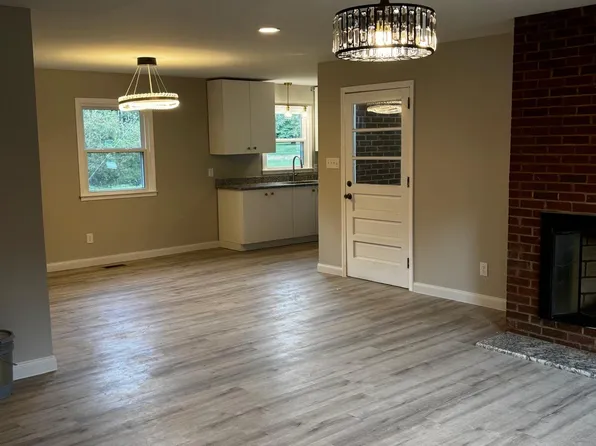 3295 Amity Hill Rd, Statesville, NC 28677