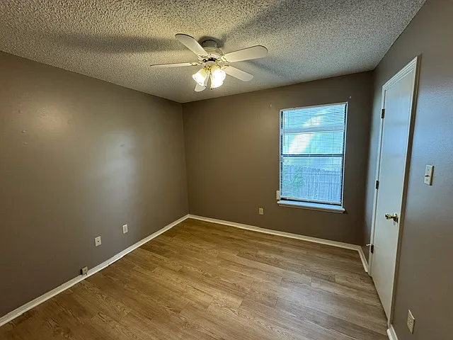 1807 Mesquite Cir — Photo 11