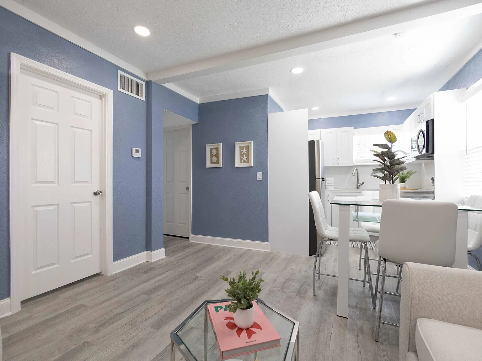 2 bed, 1.0 bath, 800 sqft, $2,500 — Photo 4