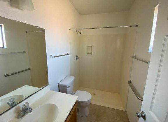 3rd image of 1255 N 14th Ave APT 1