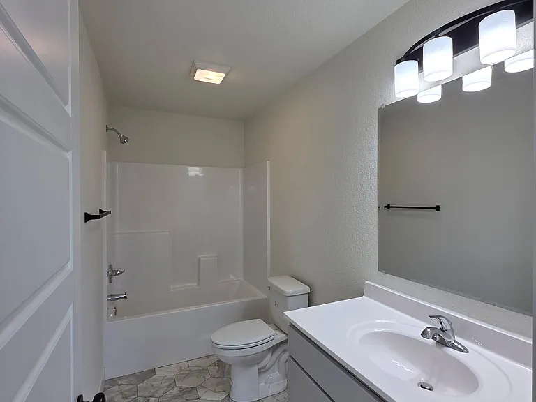 5336 Silverton St — Photo 10