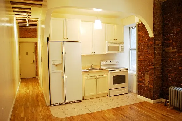 Rented by City Connections Realty | media 12