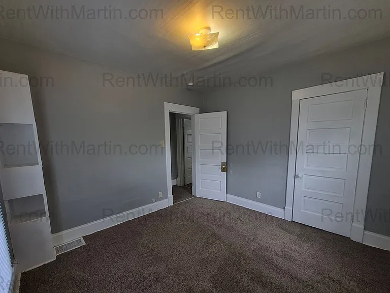 1404 W 2nd St — Photo 13