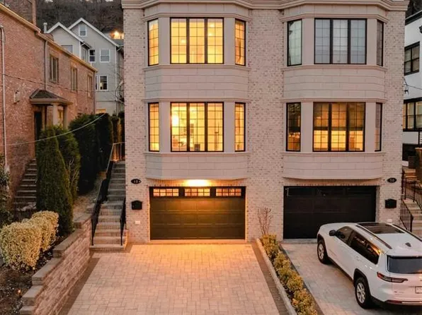 48 Myrtle Ave, Edgewater, NJ 07020