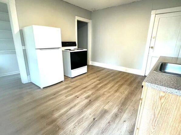 70 Maple St, Chicopee, MA