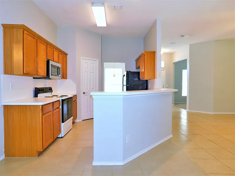3721 Calvert Ln — Photo 9