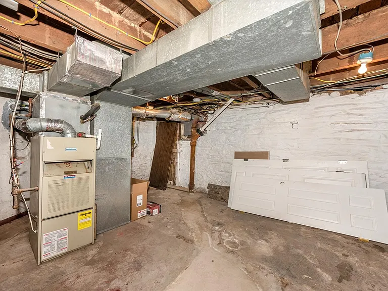 315 W Patrick St — Photo 25